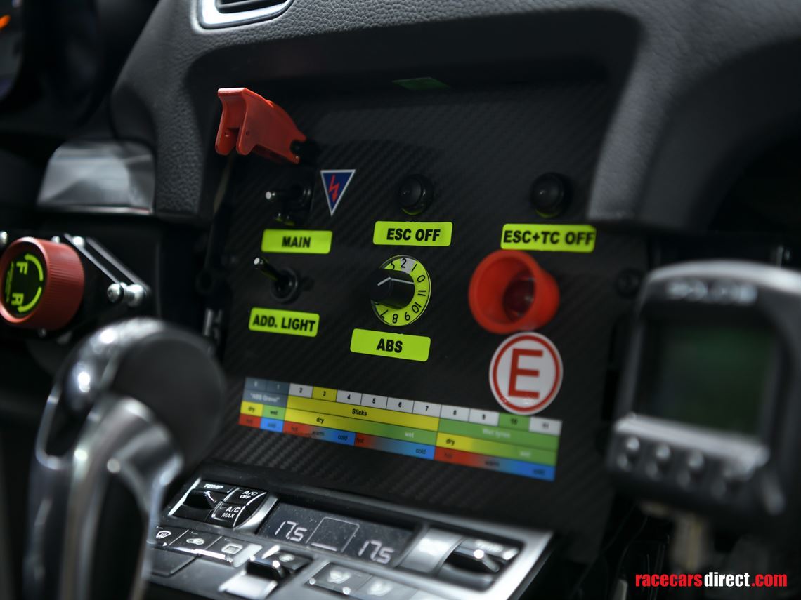 2016-porsche-cayman-gt4-clubsport-mr-reduced