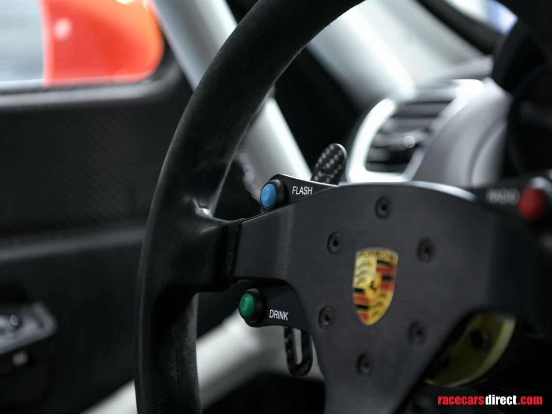 2016-porsche-cayman-gt4-clubsport-mr-reduced