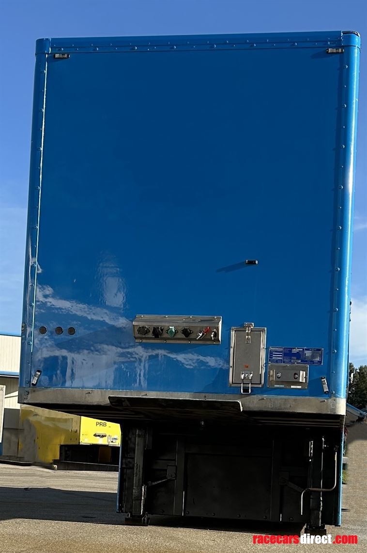 racetrailer---3-cars-living-workshop-space-op