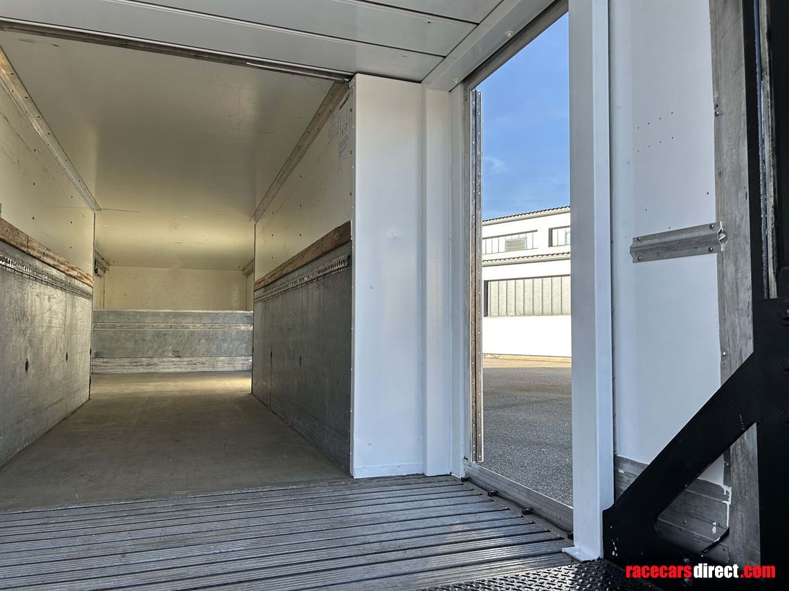 racetrailer---3-cars-living-workshop-space-op