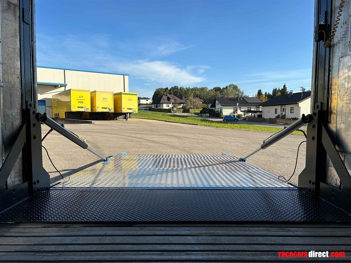 racetrailer---3-cars-living-workshop-space-op