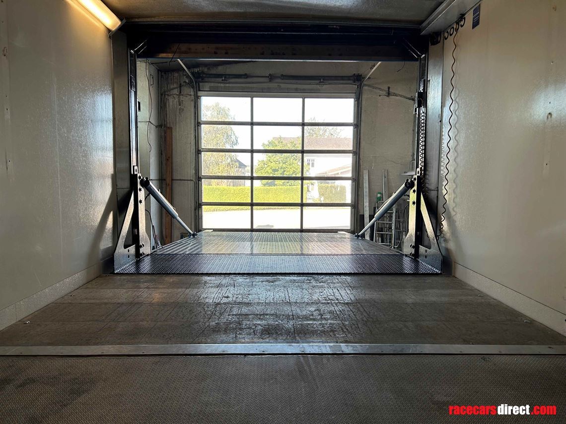 racetrailer---3-cars-living-workshop-space-op