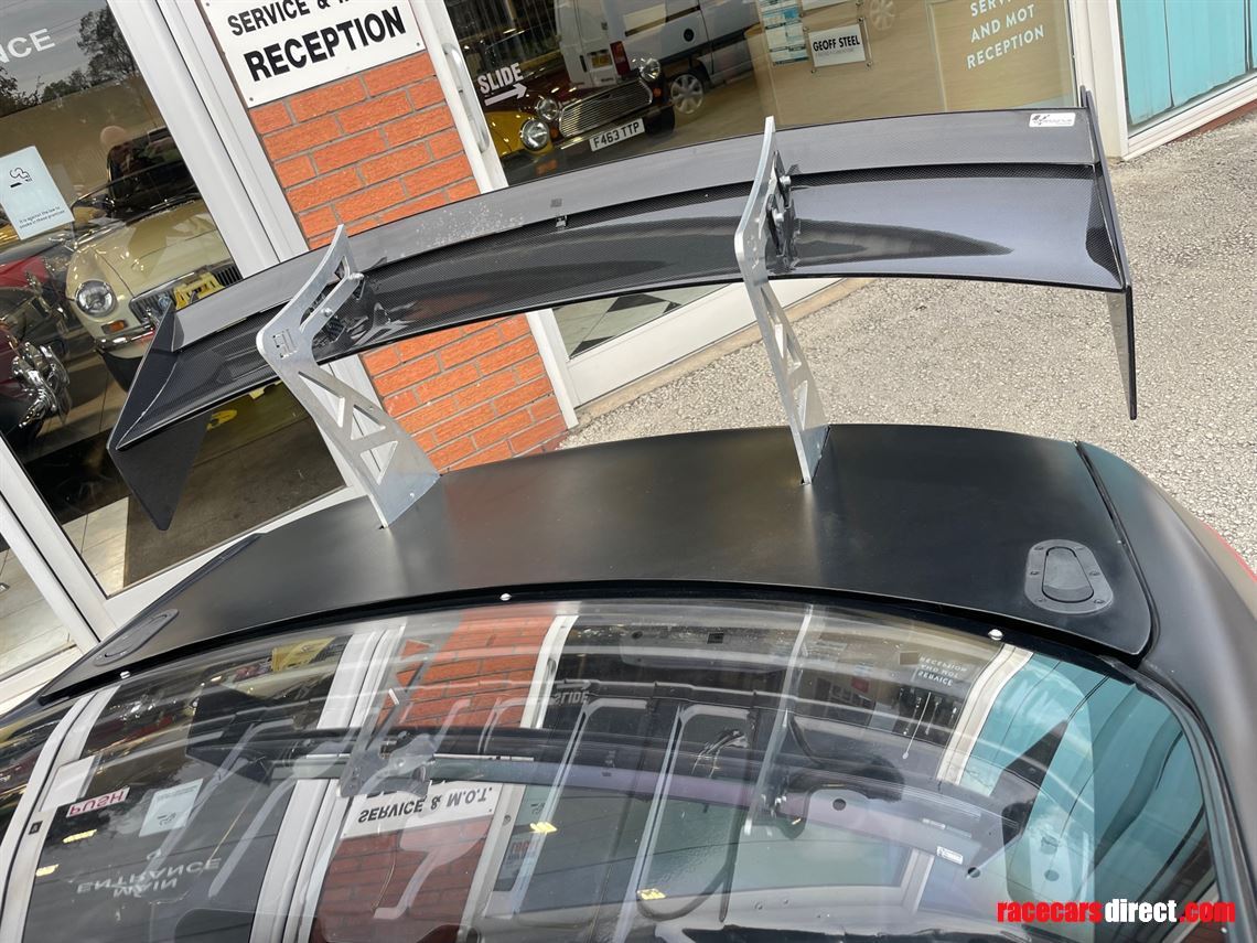 bmw-e92-m3-trackrace-car-reduced