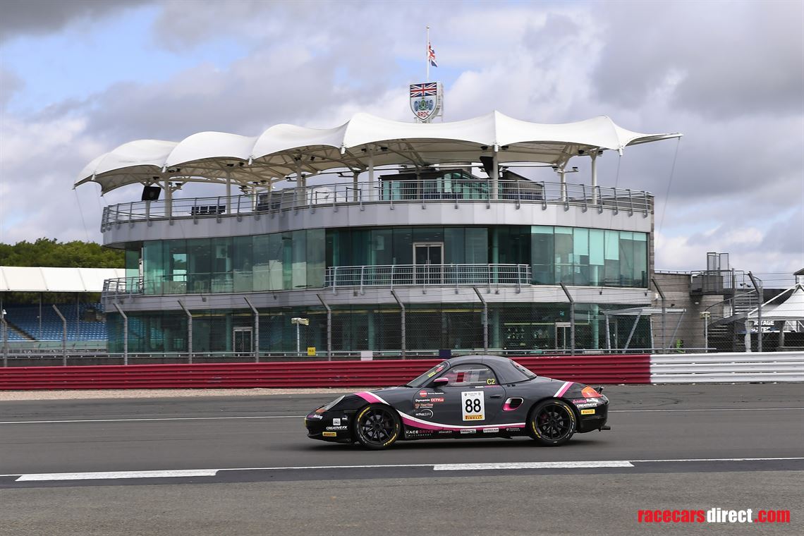 porsche-boxster-986-race-car