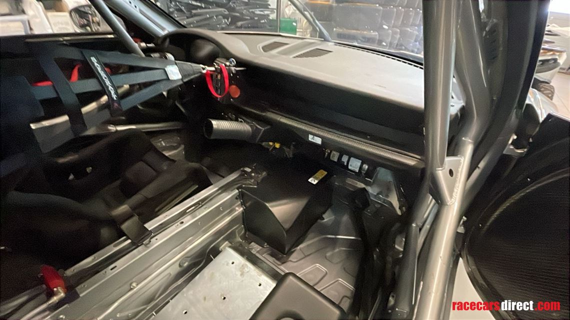 porsche-992-gt3-cup-very-low-mileage