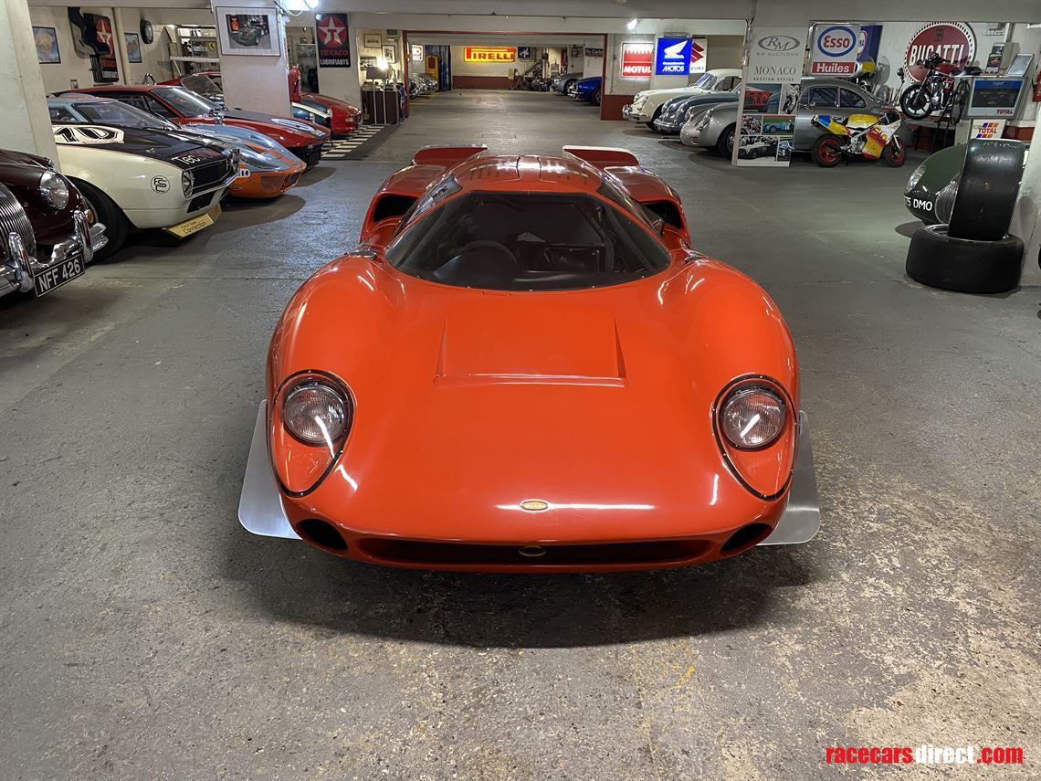 lola-t70-mk3-gt-coupe