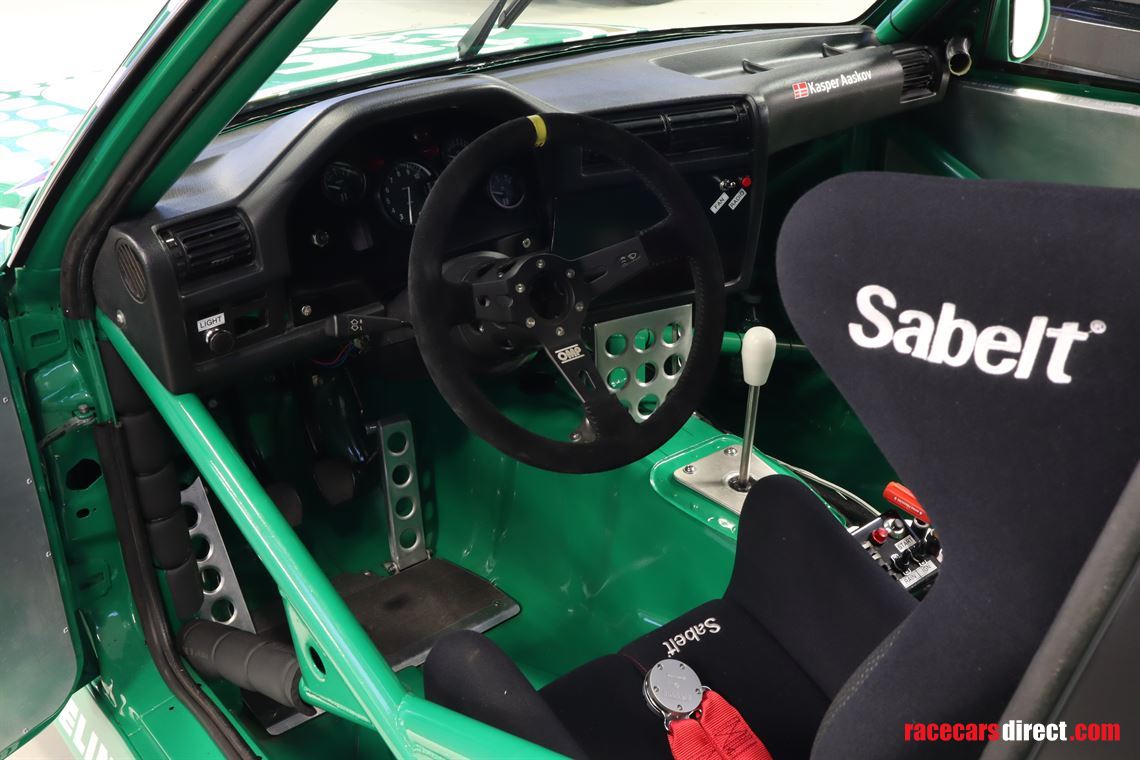 bmw-e30-dtm-92-tic-tac-design