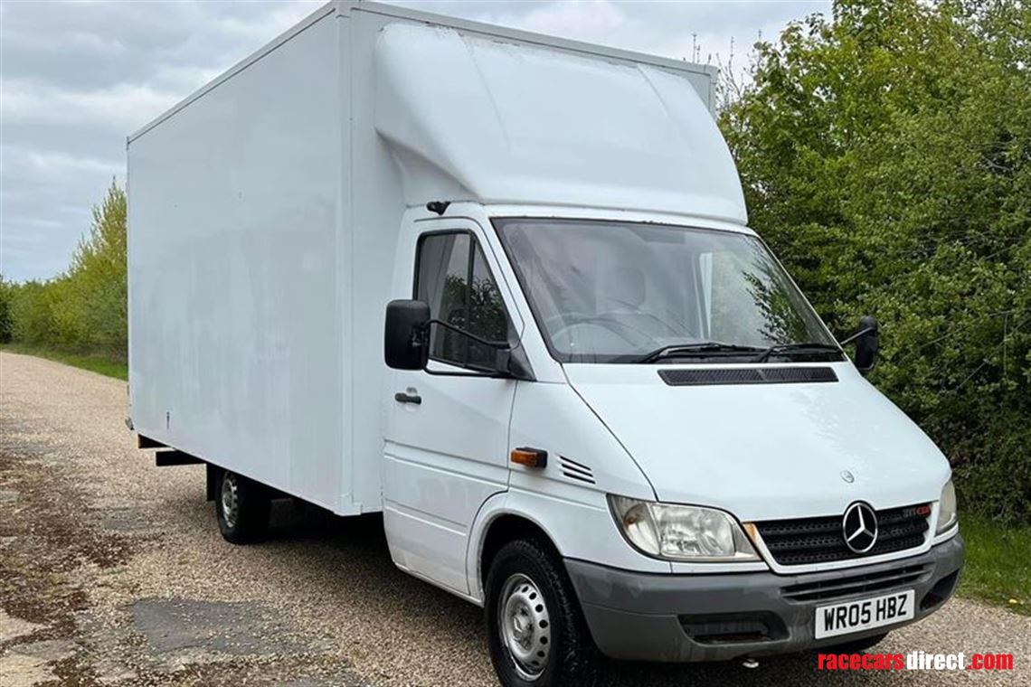 mercedes-sprinter-37-t-race-car-transporter