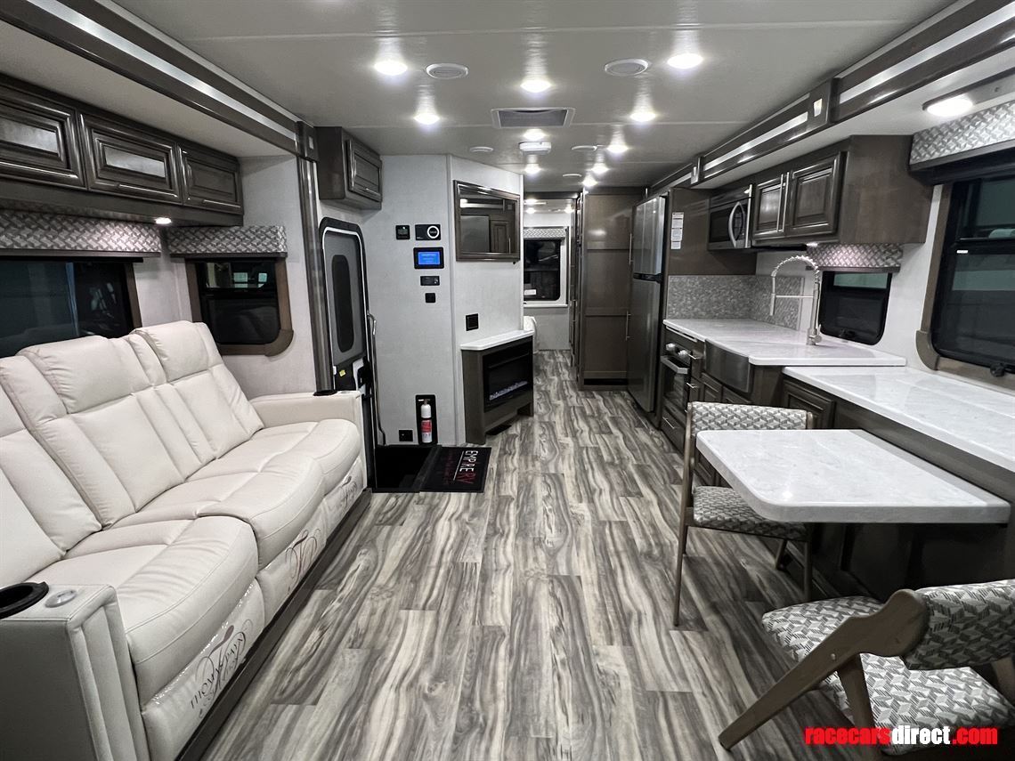 forest-river-georgetown-gt7-32j7