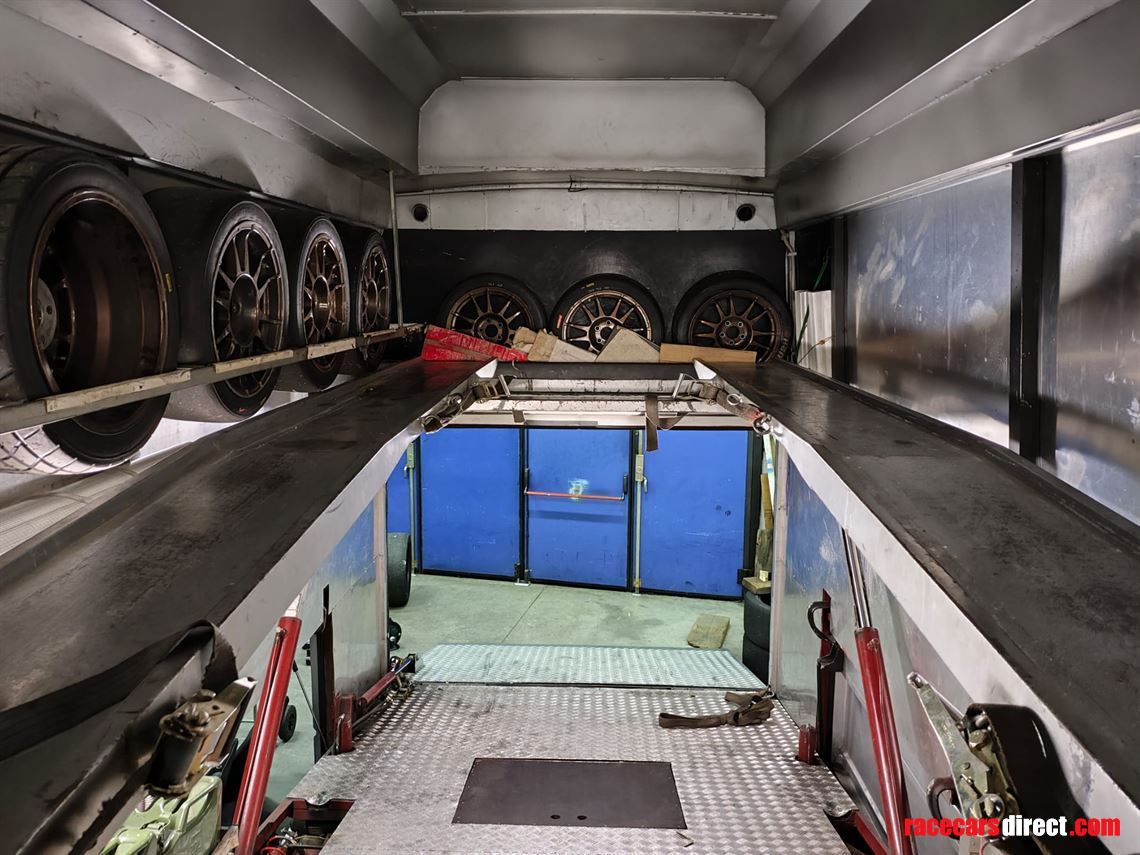 volvo-bus-race-transport-motorhome