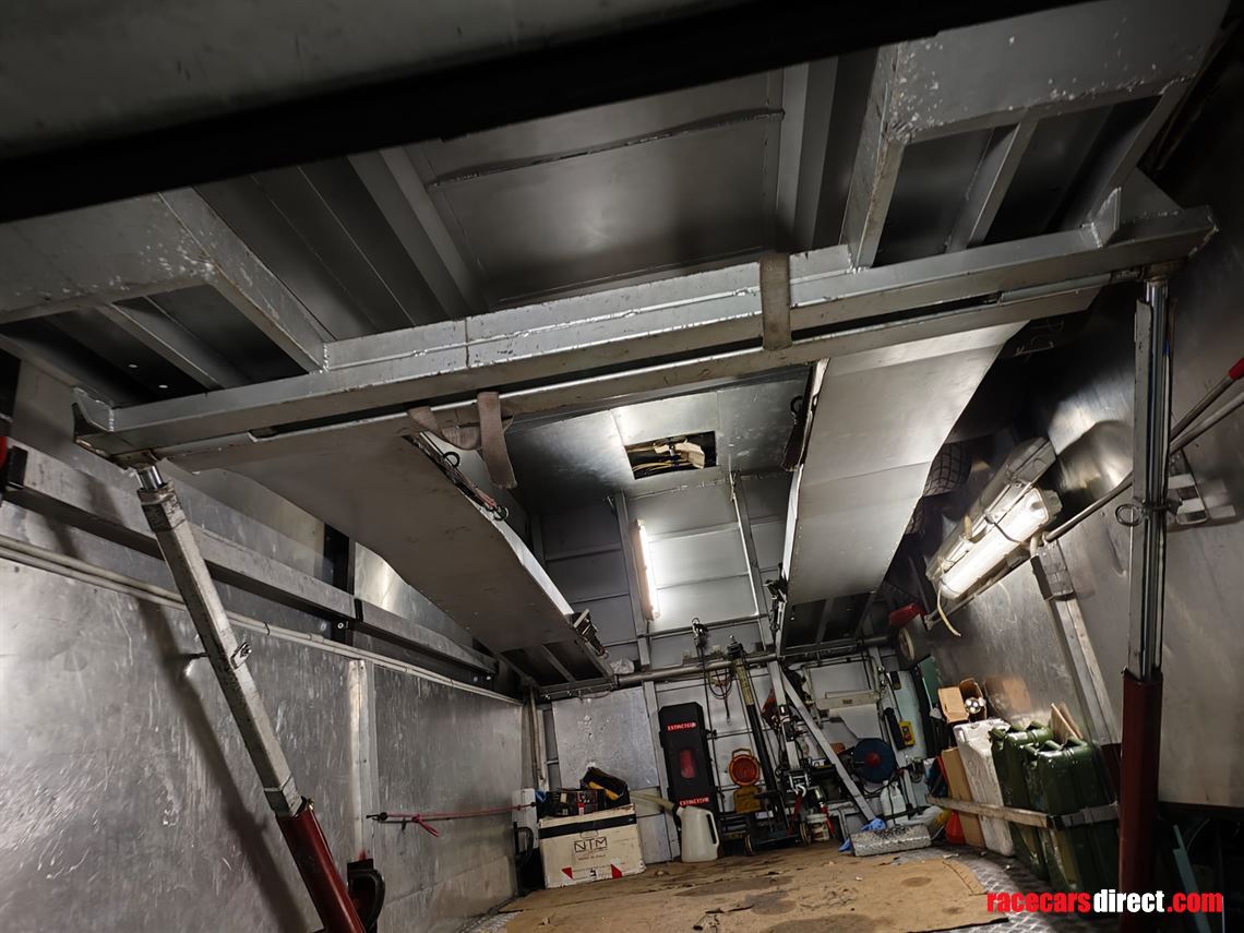 volvo-bus-race-transport-motorhome