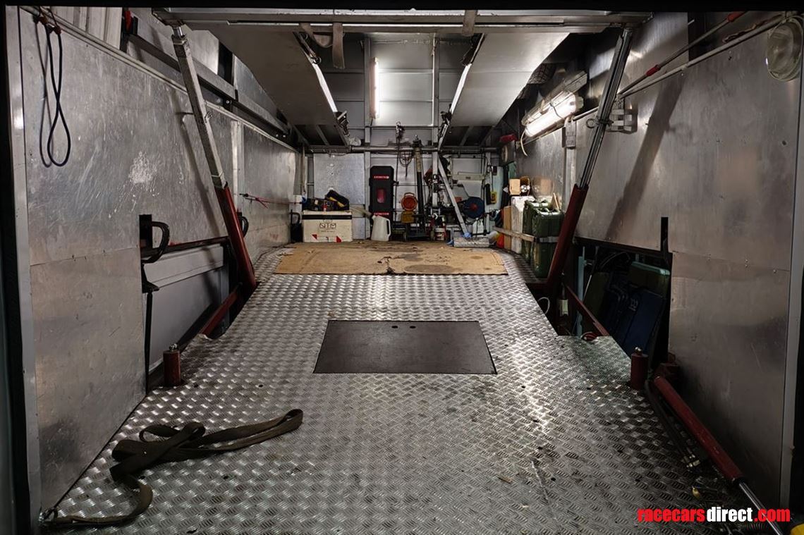 volvo-bus-race-transport-motorhome