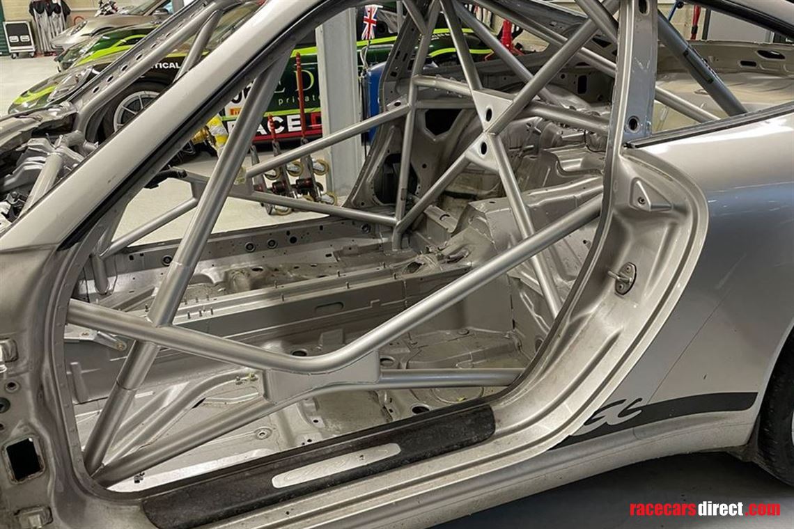 sold---2006-porsche-911-9971-carrera-2s-race