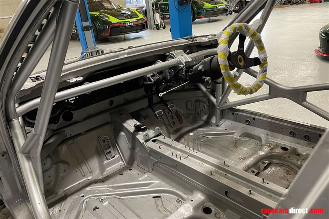 sold---2006-porsche-911-9971-carrera-2s-race