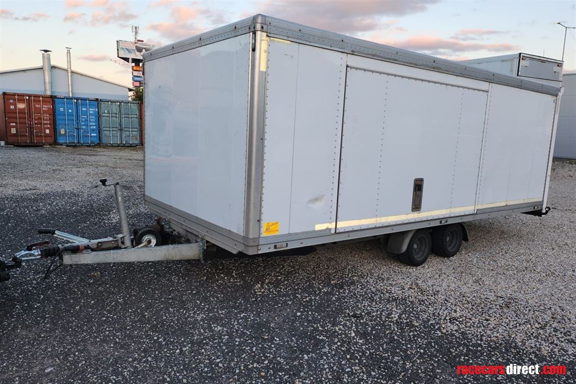 agados-dona-car-trailer