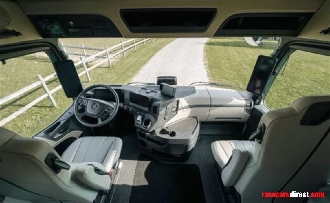 stx-motorhome-mercedes---3-pop-out