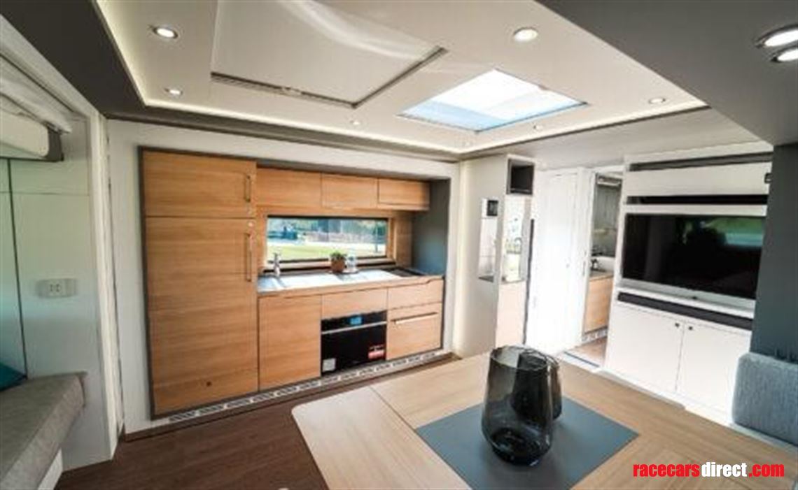 stx-motorhome-mercedes---3-pop-out