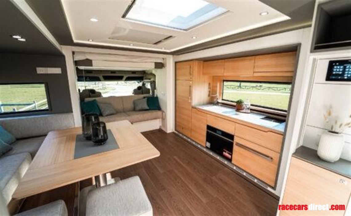 stx-motorhome-mercedes---3-pop-out