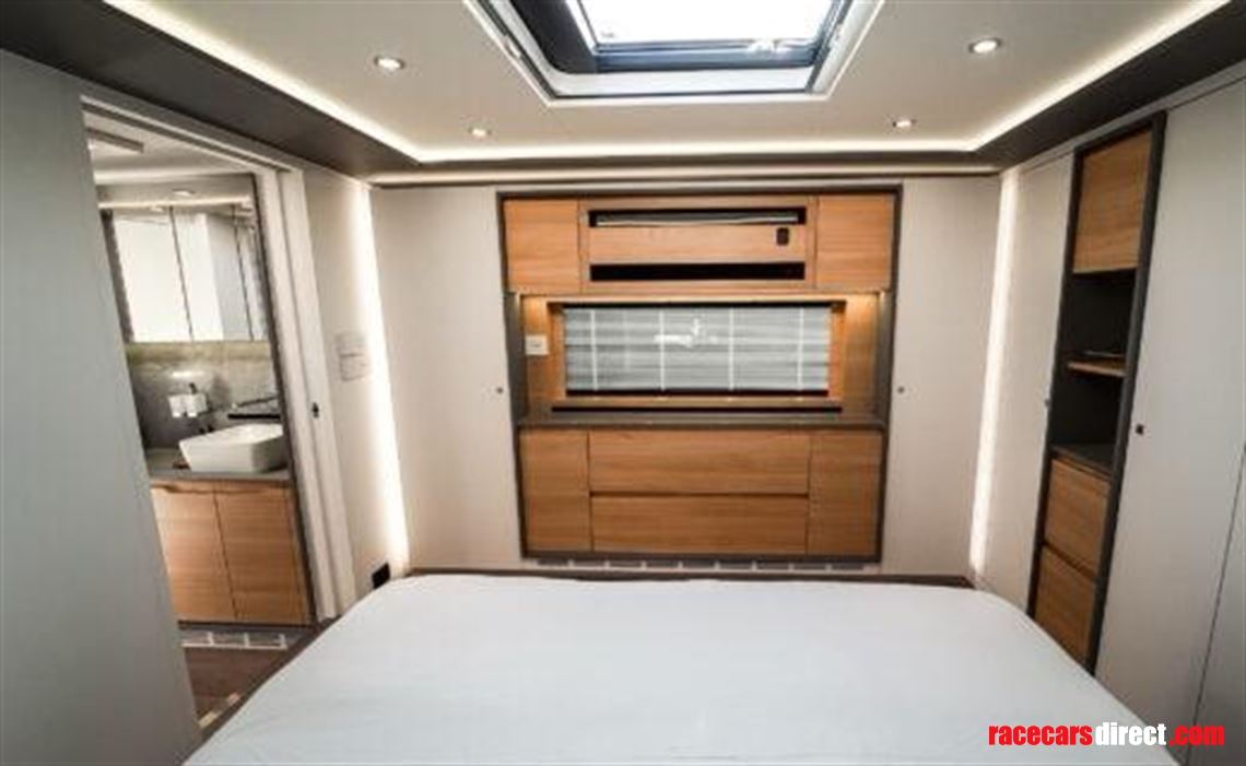 stx-motorhome-mercedes---3-pop-out