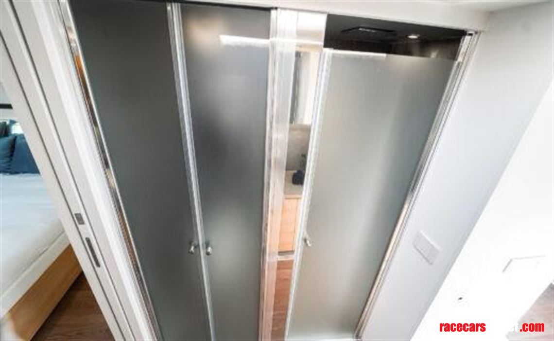 stx-motorhome-mercedes---3-pop-out