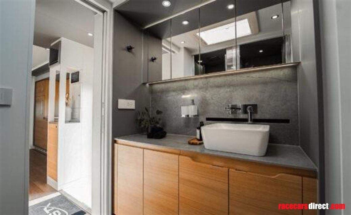 stx-motorhome-mercedes---3-pop-out