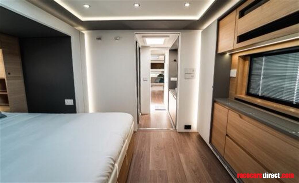 stx-motorhome-mercedes---3-pop-out