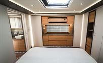 stx-motorhome-mercedes---3-pop-out