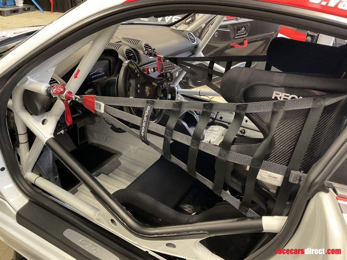 2019-porsche-cayman-718-gt4-manthey-racing