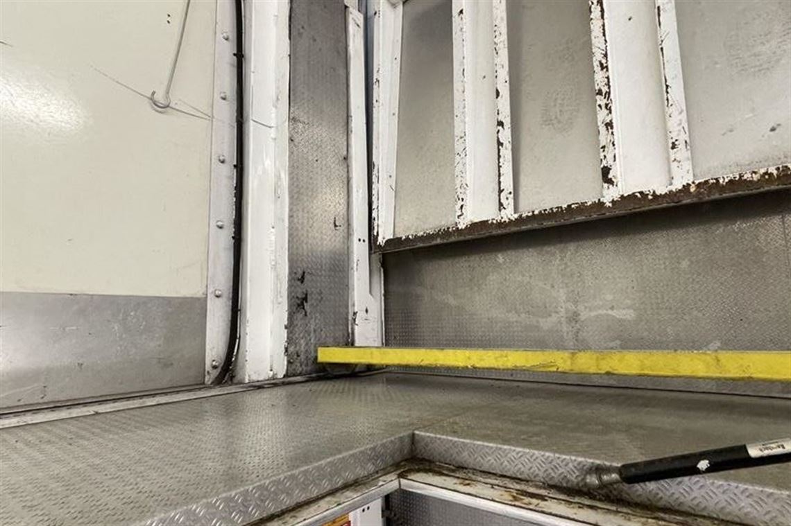 sold-car-transporter-with-office-workshop