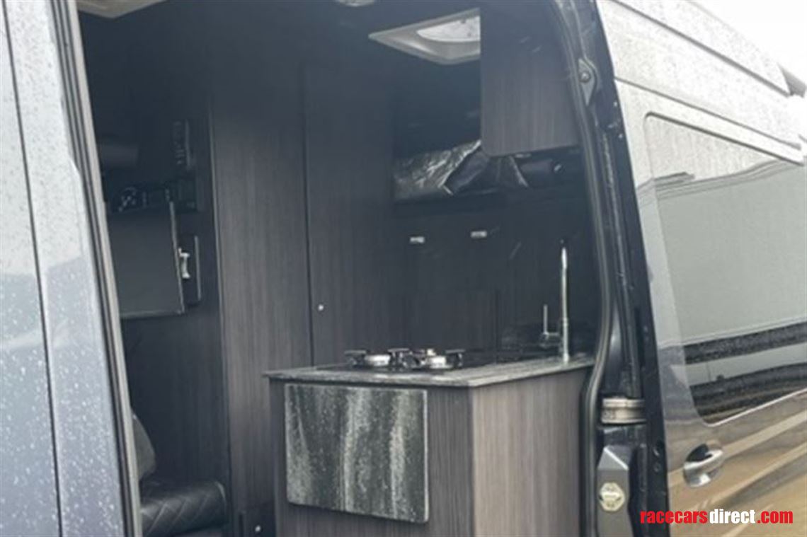 sports-van-bikes-karting-race-van-transporter