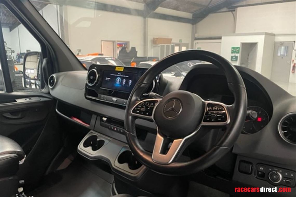 sports-van-bikes-karting-race-van-transporter