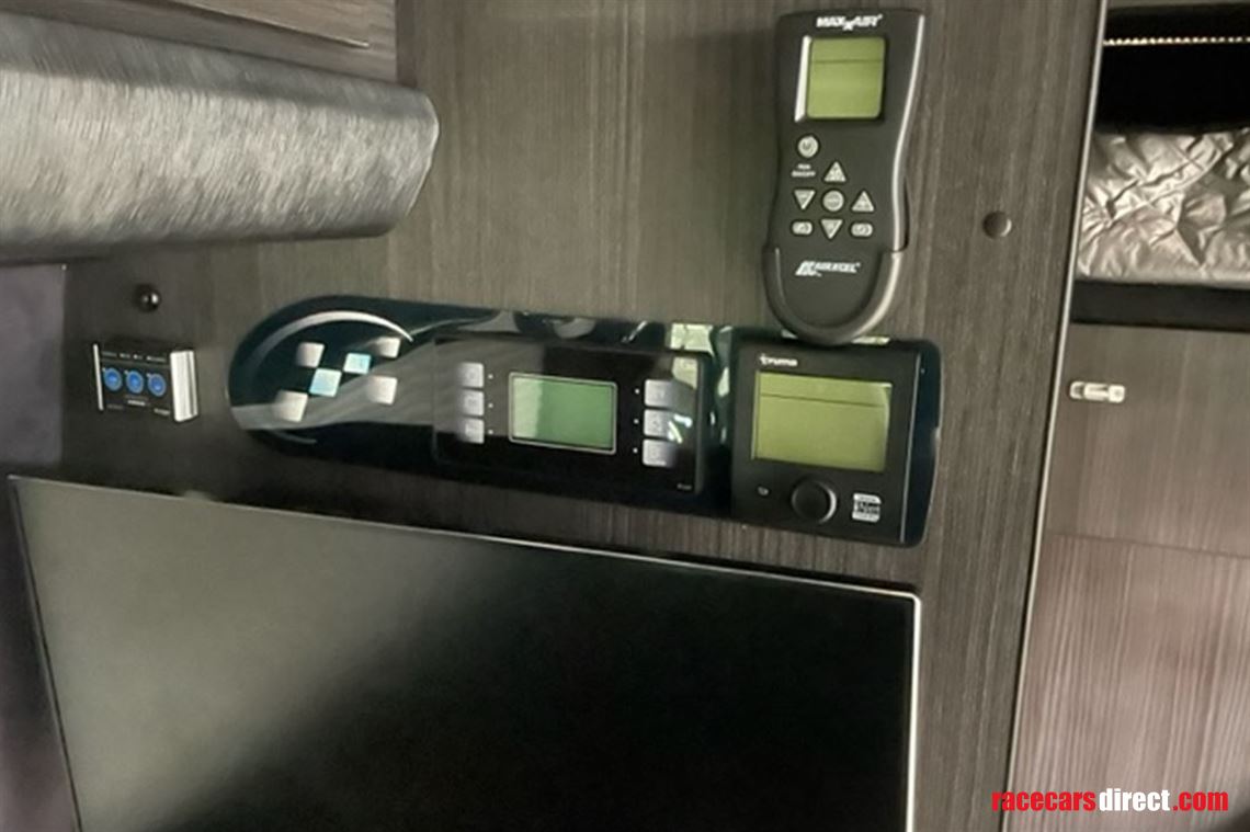 sports-van-bikes-karting-race-van-transporter