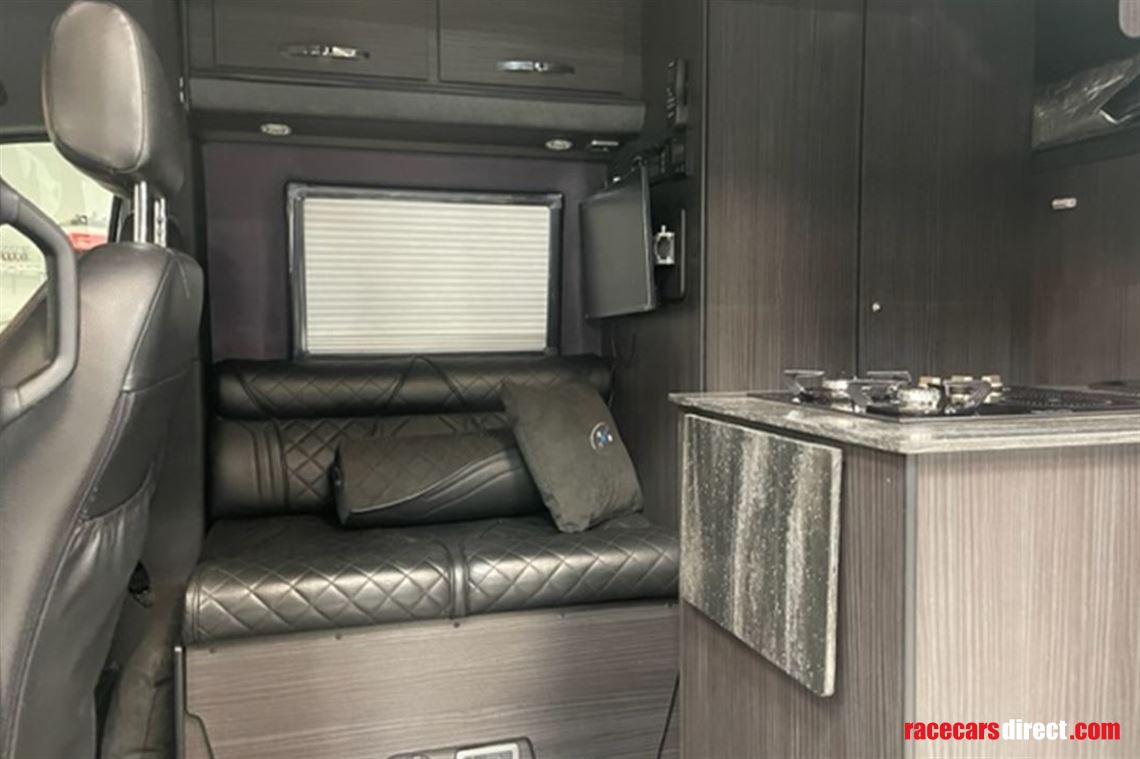 sports-van-bikes-karting-race-van-transporter