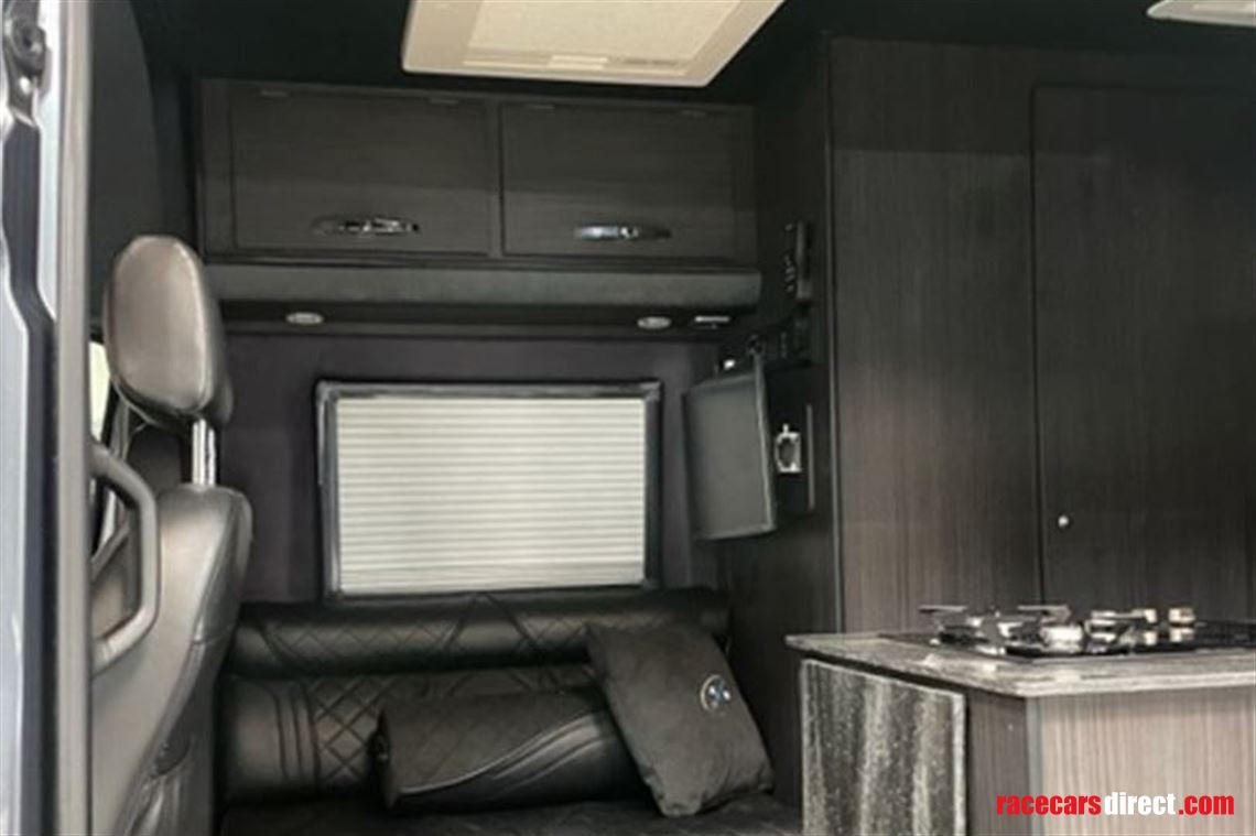 sports-van-bikes-karting-race-van-transporter