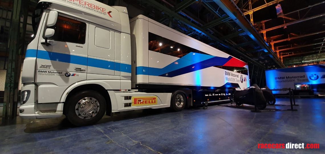 biscoff-scheck-race-transporter