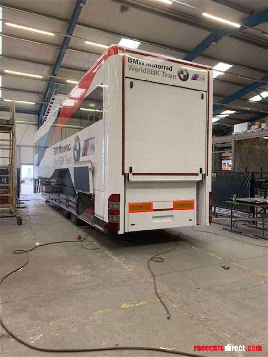 biscoff-scheck-race-transporter