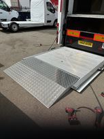 biscoff-scheck-race-transporter