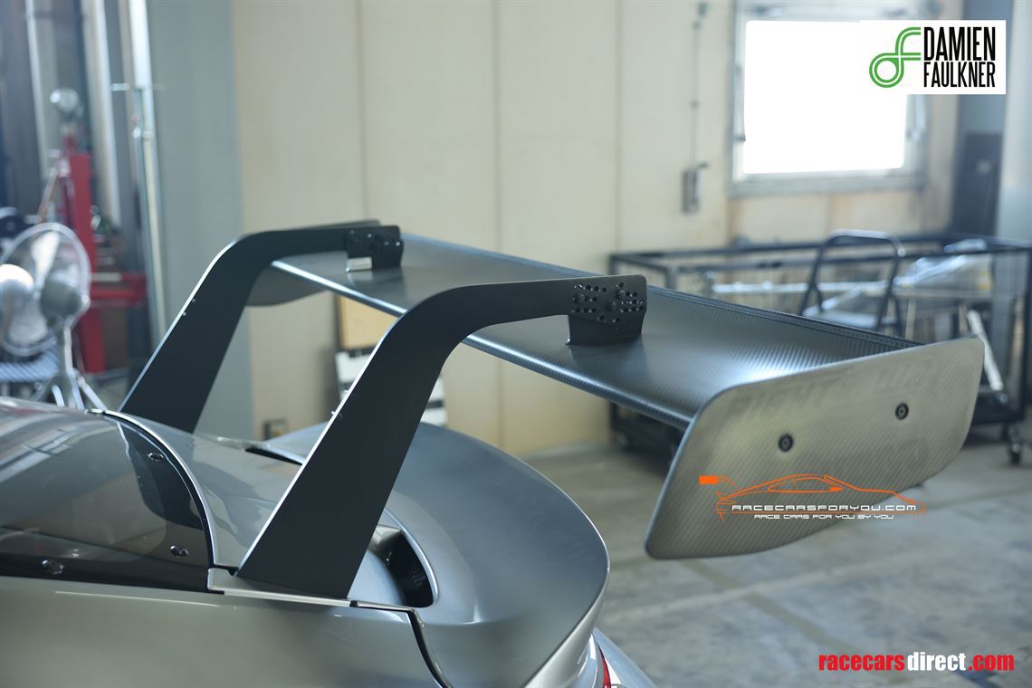 2022-porsche-992-gt3-cup-car