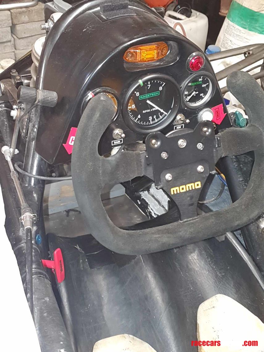 fast-reynard-sf85-ff2000-in-very-good-racing