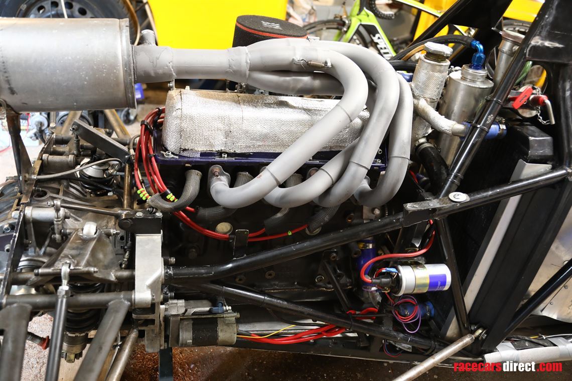 fast-reynard-sf85-ff2000-in-very-good-racing