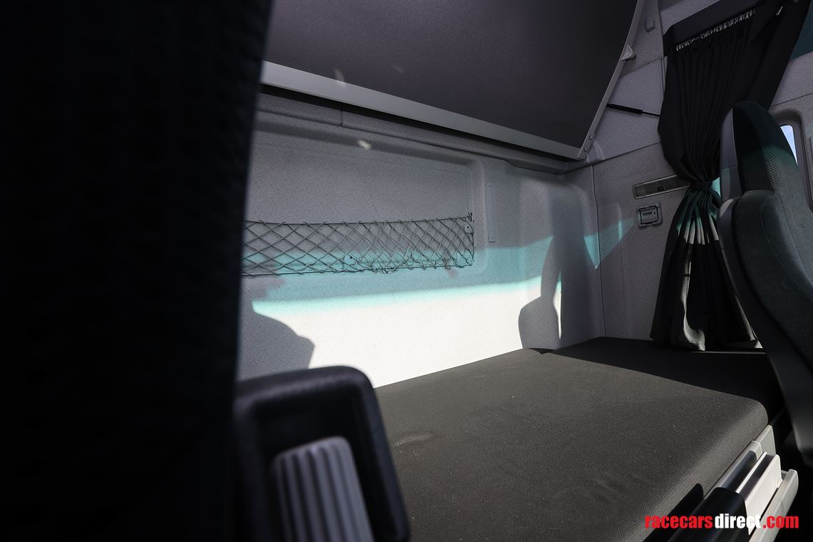 man-tgx-2-car-transporter-with-office-and-6m