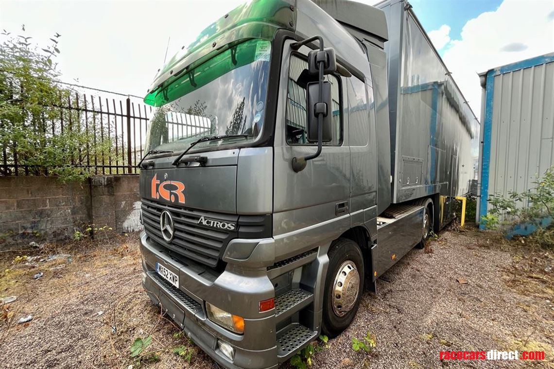 Mercedes Cab, Trailer & Awning