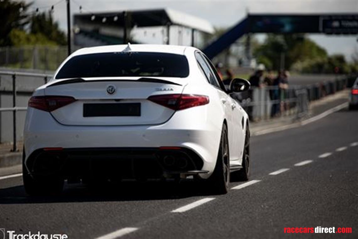 deposit-takenalfa-romeo-giulia-qv-track-car