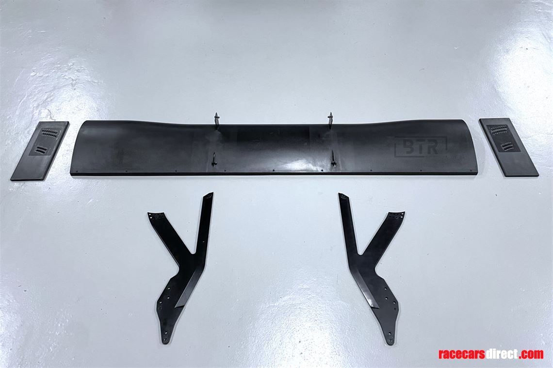 ferrari-458-gt3-rear-carbon-wing-spoiler