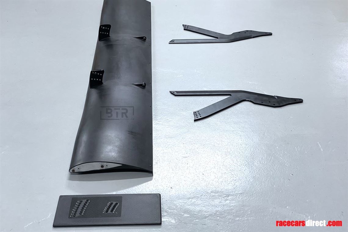 ferrari-458-gt3-rear-carbon-wing-spoiler