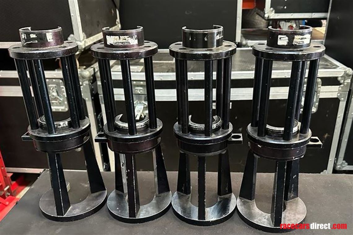 mclaren-570s-gt4-elephants-feet-and-safteys