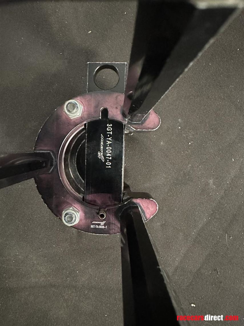 mclaren-570s-gt4-elephants-feet-and-safteys