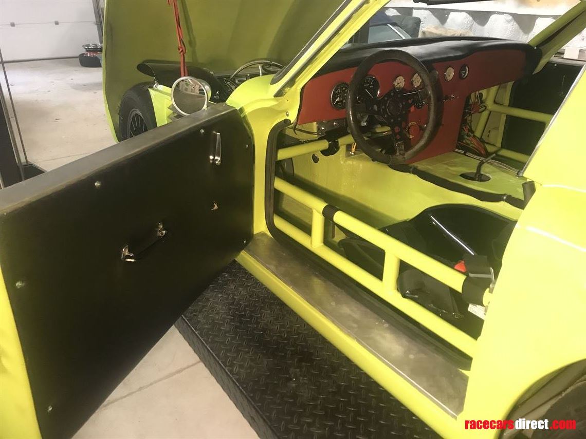 tvr-vixen-historic-race-car