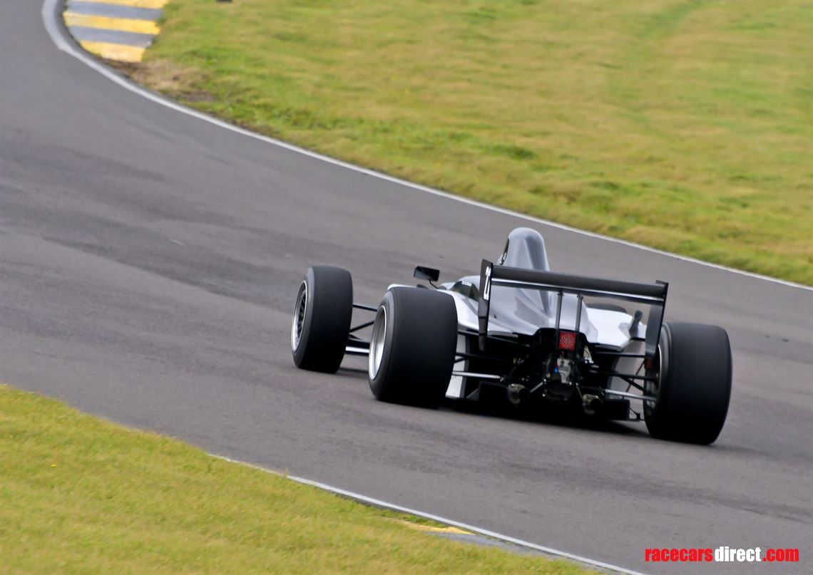 reynard-2kf-35l-v6-f1-90s-time-attack-boss-gp