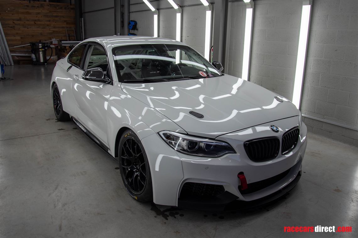 bmw-m235i-racing
